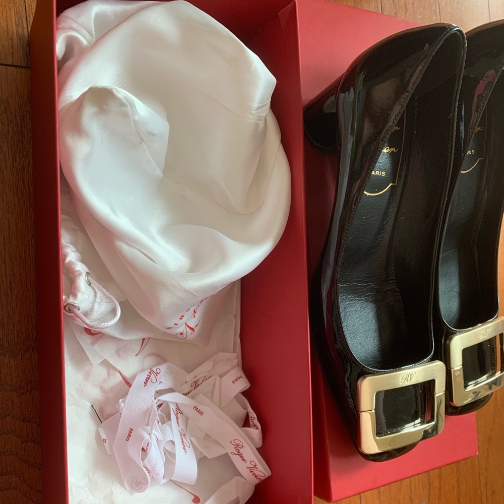 shoes - Picture 2 of 5